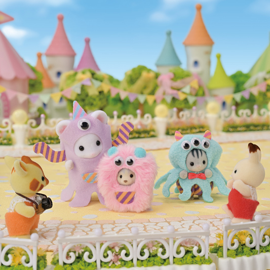 Малыши в костюмах монстриков - 7