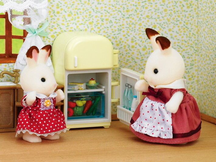 Мама кролик и холодильник | Sylvanian Families